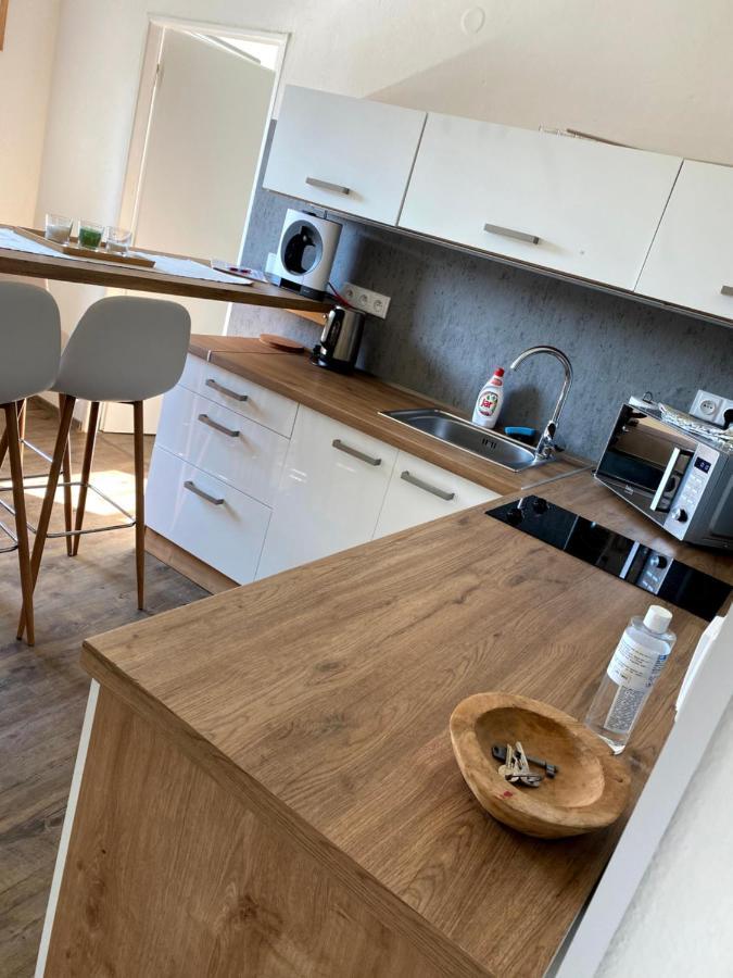 Apartman Mladé Buky Zewnętrze zdjęcie