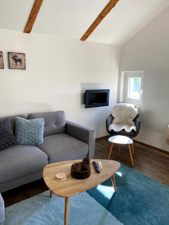 Apartman Mladé Buky Zewnętrze zdjęcie