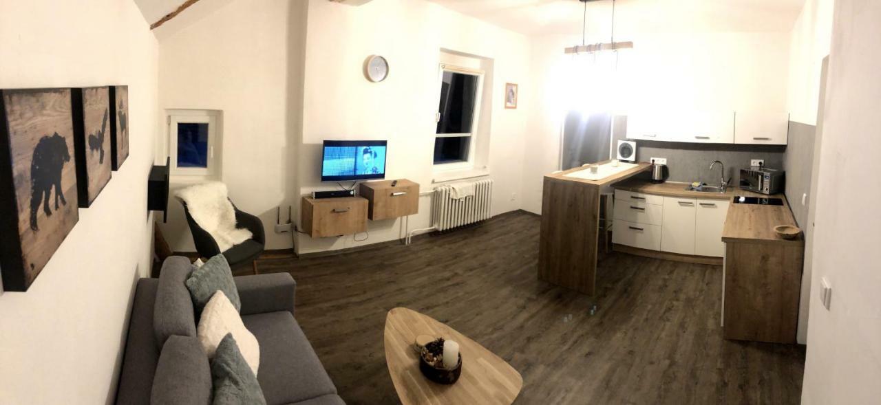 Apartman Mladé Buky Zewnętrze zdjęcie